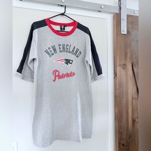 New England Patriots Women’s Gray and Red 3/4 sleeve sweatshirt